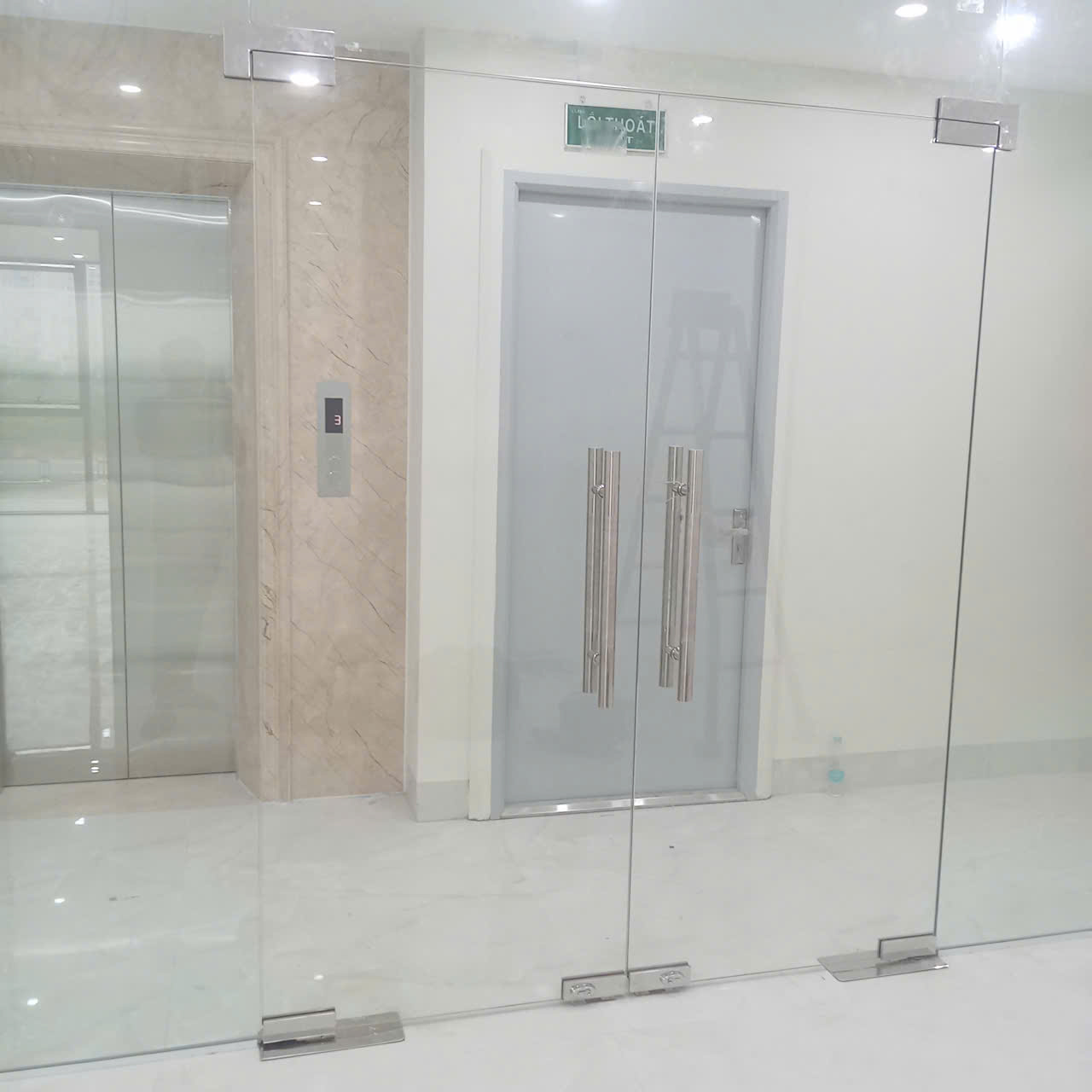 Cửa kính cường lực