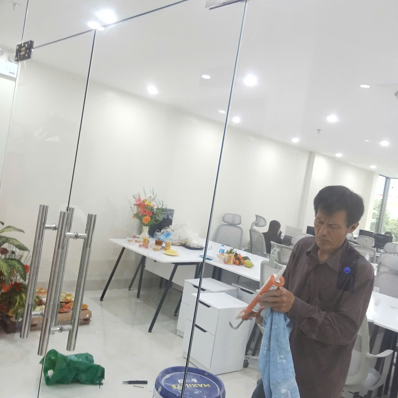 Báo giá  cửa kính cường lục Hailong