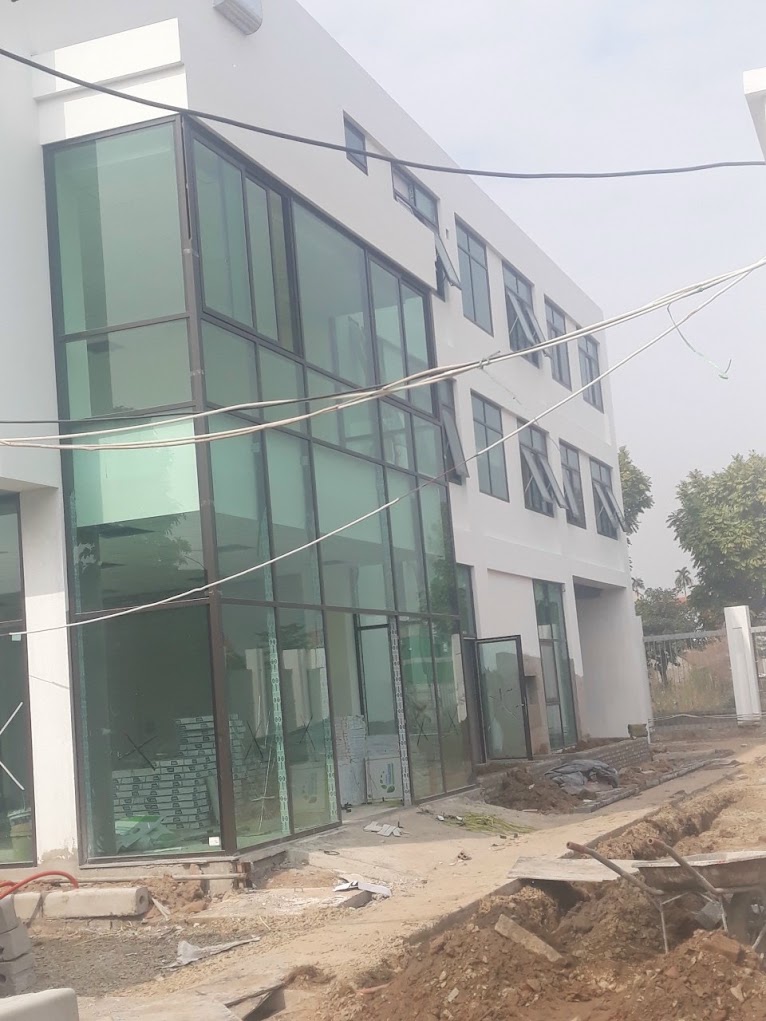 Mặt dựng kính khung nhôm lắp đặt cho công trình hiện đại