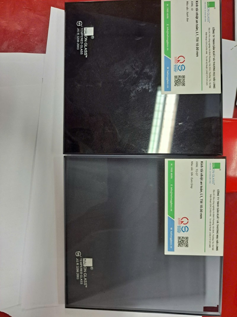 Kính xanh đen xây dựng