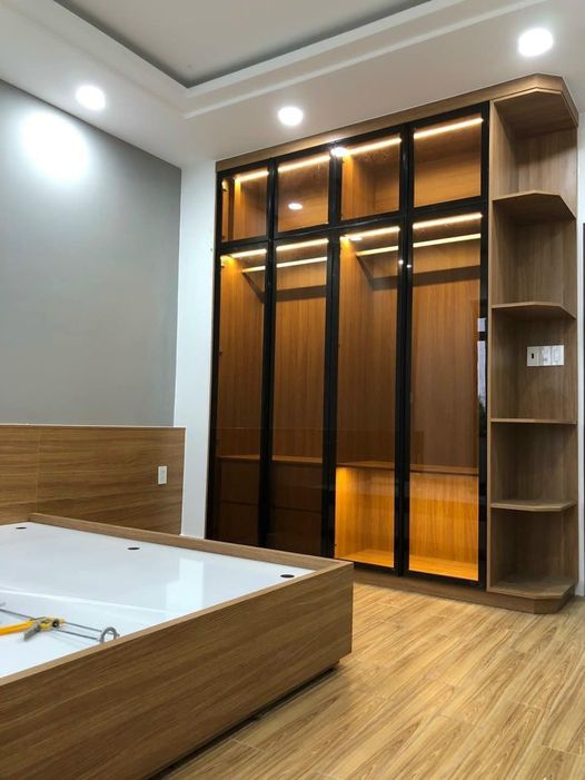 Kính trà đỏ&nbsp;