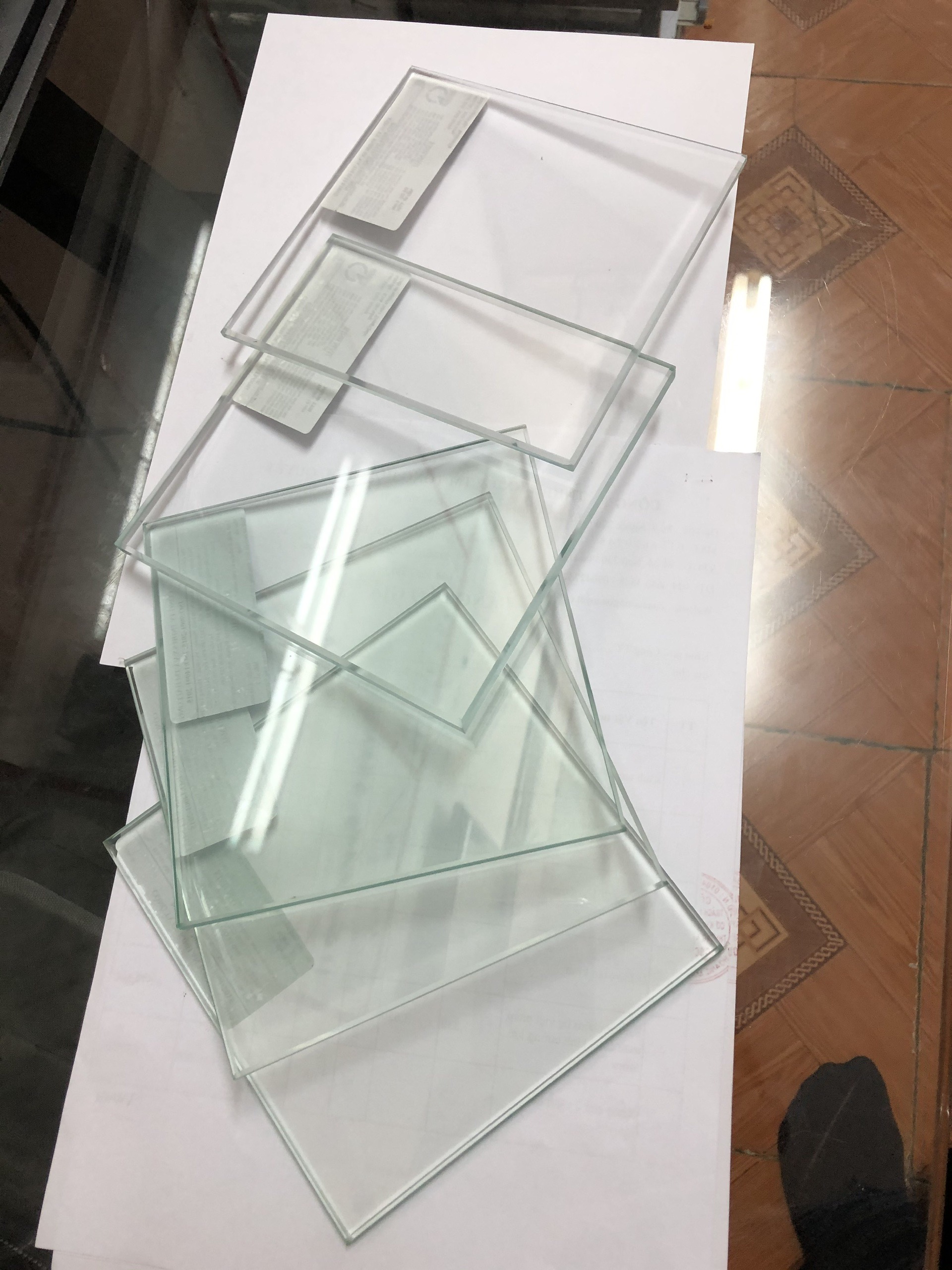 Kính trắng siêu trong