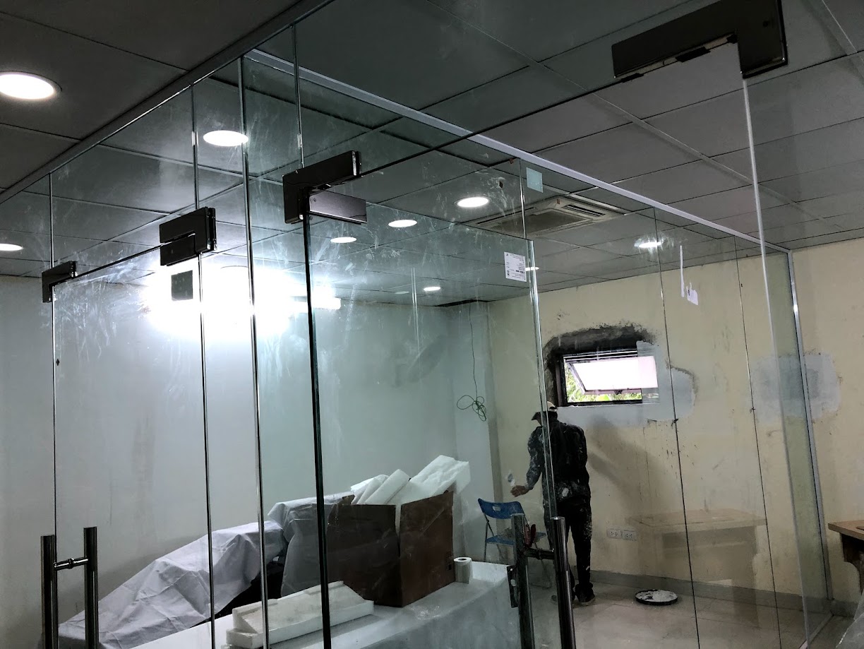 Báo giá vách kính ngăn phòng