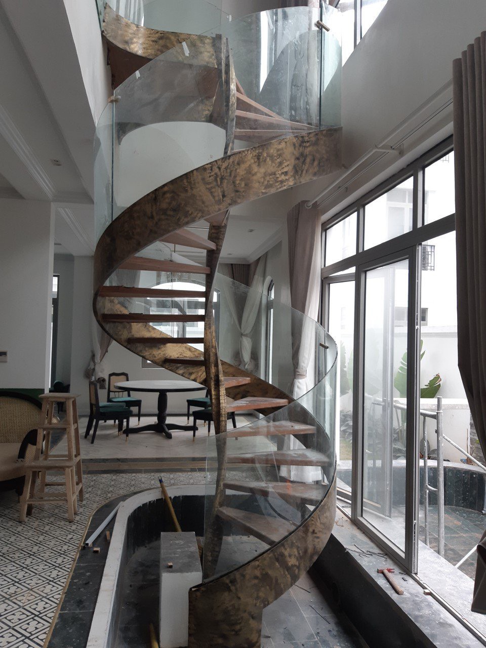 BÁO GIÁ CẦU THANG KÍNH CƯỜNG LỤC